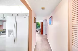 2860 Somerset Dr, Lauderdale Lakes, FL 33311 - Photo 9