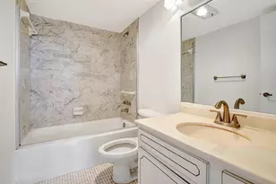 9400 N Hollybrook Lake Dr, Pembroke Pines, FL 33025 - Photo 7