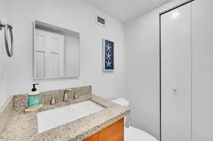 400 N Surf Rd, Hollywood, FL 33019 - Photo 25