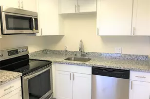 551 SW 135th Ave, Pembroke Pines, FL 33027 - Photo 3