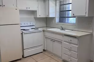 890 NW 39th St, Oakland Park, FL 33309 - Photo 3