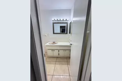 890 NW 39th Street #2, Oakland Park, FL 33309 - Photo 7