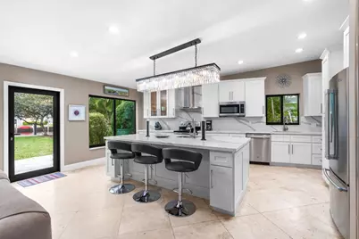 2829 NE 17th Avenue, Wilton Manors, FL 33334 - Photo 13