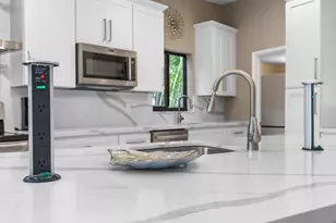 2829 NE 17th Ave, Wilton Manors, FL 33334 - Photo 21