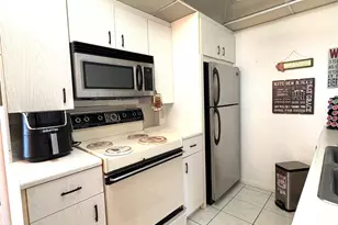 4046 Guildford, Boca Raton, FL 33434 - Photo 9