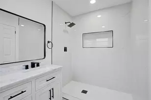 4017 NE 18th Ave, Oakland Park, FL 33334 - Photo 11