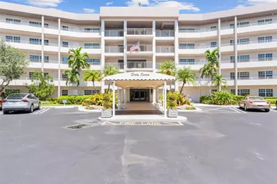 555 Oaks Lane #504, Pompano Beach, FL 33069 - Photo 1