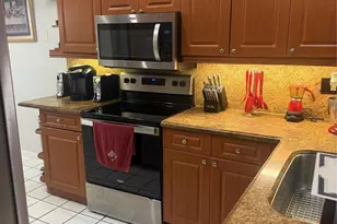 7081 Woodmont Way, Tamarac, FL 33321 - Photo 5