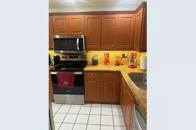 7081 Woodmont Way, Tamarac, FL 33321 - Photo 5