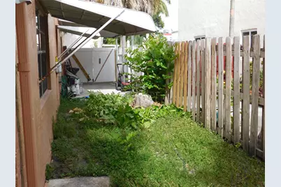 836 SW 80th Avenue, North Lauderdale, FL 33068 - Photo 27