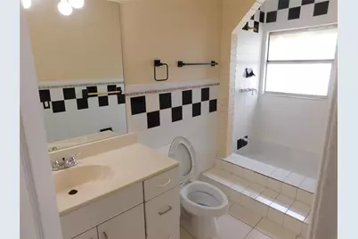 836 SW 80th Avenue, North Lauderdale, FL 33068 - Photo 11