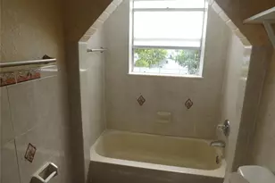 836 SW 80th Ave, North Lauderdale, FL 33068 - Photo 9