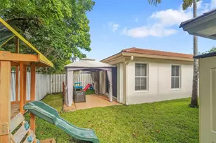 7542 NW 3rd St, Plantation, FL 33317 - Photo 29