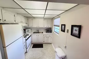 105 Oakridge I Unit, Deerfield Beach, FL 33442 - Photo 9