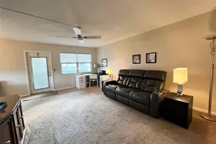 105 Oakridge I Unit, Deerfield Beach, FL 33442 - Photo 3