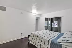 20065 NE 3rd Ct, Miami, FL 33179 - Photo 7