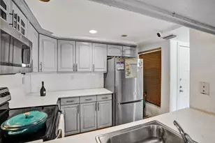 20065 NE 3rd Ct, Miami, FL 33179 - Photo 25