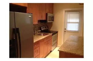 2404 NE 33rd Ave, Fort Lauderdale, FL 33305 - Photo 3