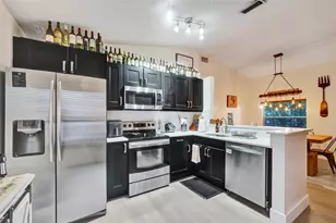 895 SW 180th Terrace, Pembroke Pines, FL 33029 - Photo 3