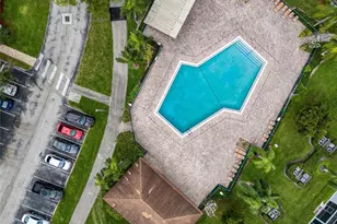 800 SW 125th Way, Pembroke Pines, FL 33027 - Photo 7