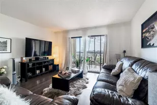 2206 S Cypress Bend Dr, Pompano Beach, FL 33069 - Photo 11