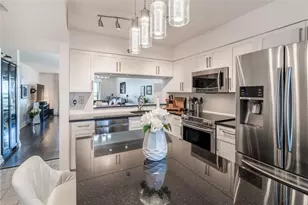 2206 S Cypress Bend Dr, Pompano Beach, FL 33069 - Photo 27