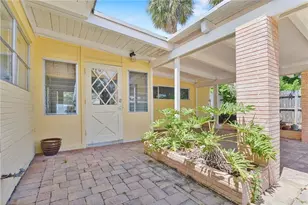 7 Sunset Ln, Pompano Beach, FL 33062 - Photo 7