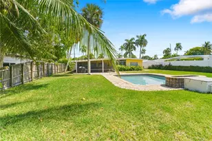 7 Sunset Ln, Pompano Beach, FL 33062 - Photo 5