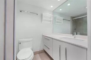 535 Oaks Dr, Pompano Beach, FL 33069 - Photo 11