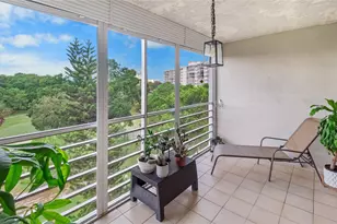 535 Oaks Dr, Pompano Beach, FL 33069 - Photo 23