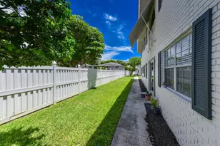 298 SW 6th St, Boca Raton, FL 33432 - Photo 25