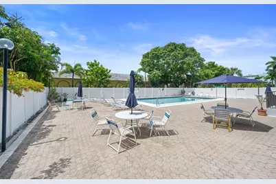 1301 NE 7th Street #113, Hallandale Beach, FL 33009 - Photo 5