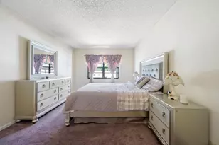 1301 NE 7th St, Hallandale Beach, FL 33009 - Photo 13