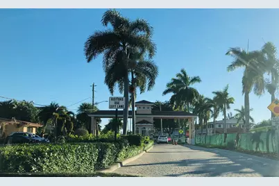 500 Layne Boulevard #18, Hallandale Beach, FL 33009 - Photo 11