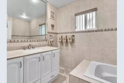 4220 NW 49th Avenue, Lauderdale Lakes, FL 33319 - Photo 27