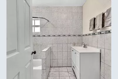 4220 NW 49th Avenue, Lauderdale Lakes, FL 33319 - Photo 15