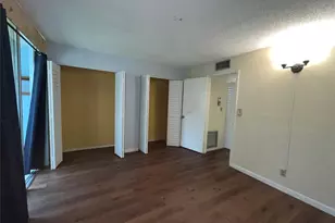 9141 Sunrise Lakes Blvd, Sunrise, FL 33322 - Photo 7