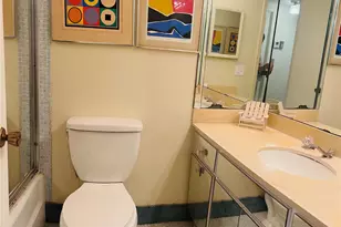 800 NE 195th St, Miami, FL 33179 - Photo 51