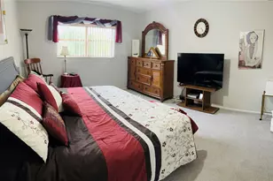 800 NE 195th St, Miami, FL 33179 - Photo 31