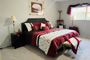 800 NE 195th St, Miami, FL 33179 - Photo 29