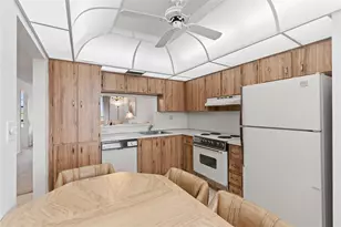 900 Colony Point Cir, Pembroke Pines, FL 33026 - Photo 9