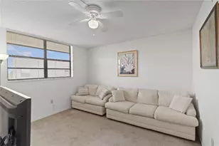 900 Colony Point Cir, Pembroke Pines, FL 33026 - Photo 15