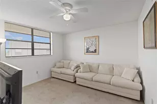 900 Colony Point Cir, Pembroke Pines, FL 33026 - Photo 15