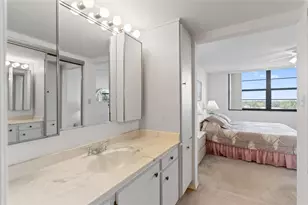 900 Colony Point Cir, Pembroke Pines, FL 33026 - Photo 19