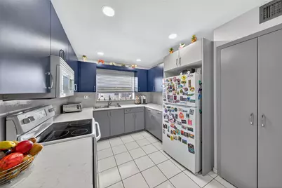 10145 Sunrise Lakes Boulevard #406, Sunrise, FL 33322 - Photo 3