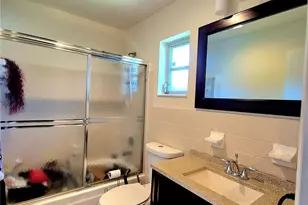 1390 NW 70th Ln, Margate, FL 33063 - Photo 23