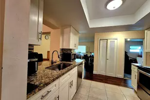 1390 NW 70th Ln, Margate, FL 33063 - Photo 17