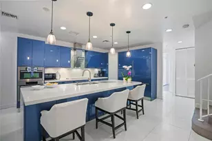 347 Oak St, Hollywood, FL 33019 - Photo 1