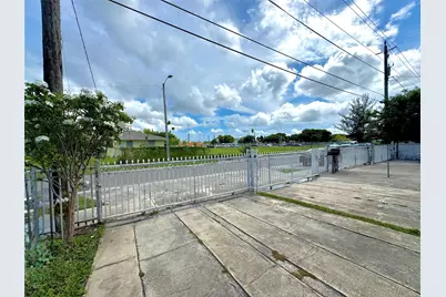 1601 NW 62nd Terrace, Miami, FL 33147 - Photo 13