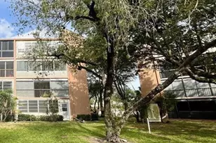 7320 Lake Cir Dr, Margate, FL 33063 - Photo 27